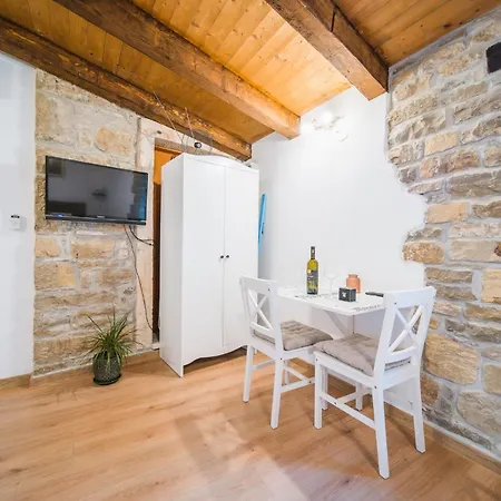 Apartments Villa San Vito Grožnjan Buitenkant foto