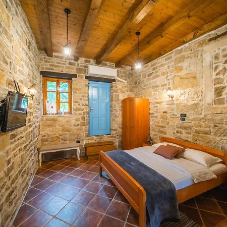 Apartments Villa San Vito Grožnjan Buitenkant foto