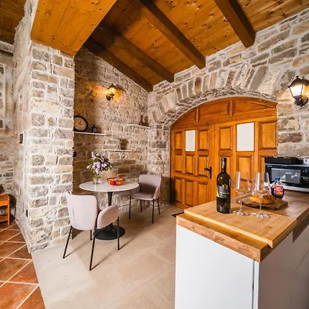 Apartments Villa San Vito Grožnjan Buitenkant foto