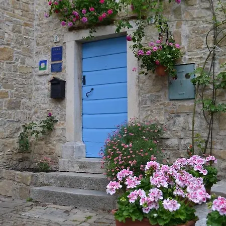 Apartments Villa San Vito Grožnjan Buitenkant foto